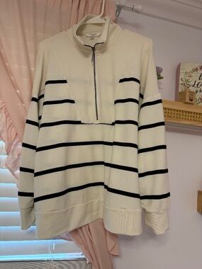 Cable and Gauge 3/4 zip up sweater . White with black stripes . 1x